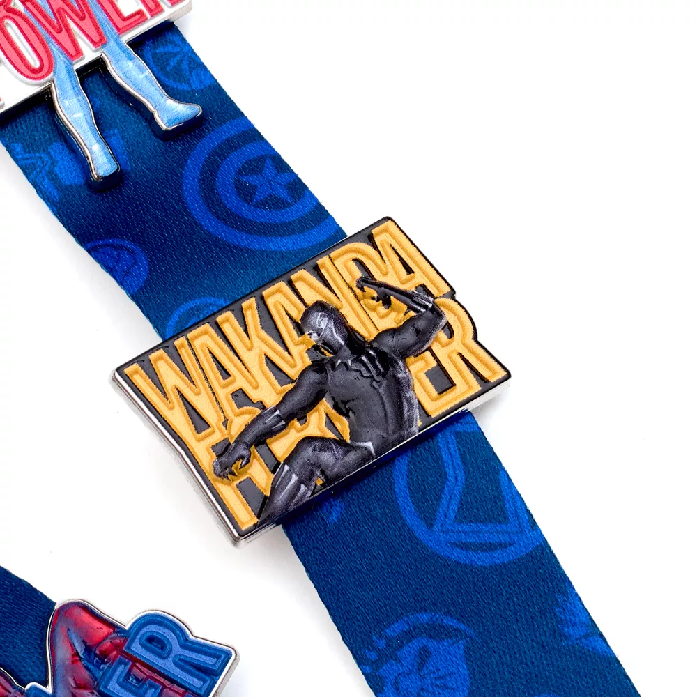 Disney Store Ensemble Pin's Et Tour De Cou Avengers 7 Disney Store Ensemble Pin's Et Tour De Cou Avengers â Image 5